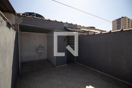 Área de serviço de casa para alugar com 1 quarto, 45m² em Vila Gustavo, São Paulo