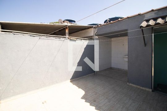 Quintal e Área de serviço de casa para alugar com 1 quarto, 45m² em Vila Gustavo, São Paulo