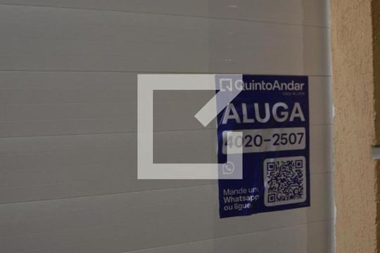 Placa Instalada de apartamento para alugar com 2 quartos, 69m² em Osvaldo Cruz, Rio de Janeiro