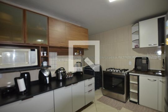 Cozinha com  de Serviço de apartamento para alugar com 2 quartos, 69m² em Osvaldo Cruz, Rio de Janeiro