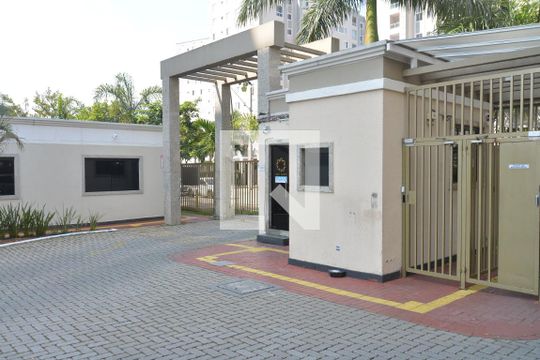 Fachada do Condomínio de apartamento para alugar com 2 quartos, 50m² em Utinga, Santo André
