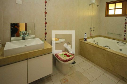 Banheiro da Suíte de casa à venda com 4 quartos, 245m² em Vila Lucia, São Paulo