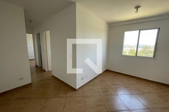 Sala de apartamento para alugar com 2 quartos, 46000m² em Bairro Jardim Nossa Senhora das Graças, Cotia