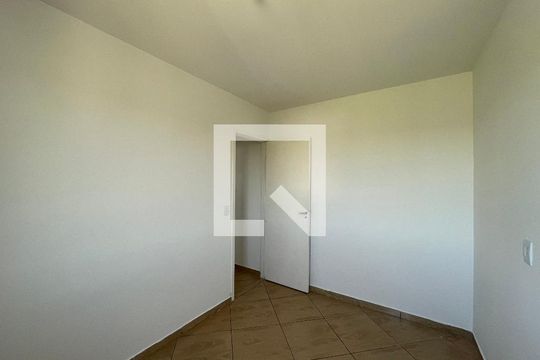 Quarto 2 de apartamento para alugar com 2 quartos, 46000m² em Bairro Jardim Nossa Senhora das Graças, Cotia