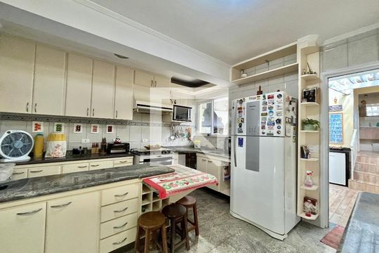 Cozinha de casa à venda com 4 quartos, 222m² em Campo Belo, São Paulo
