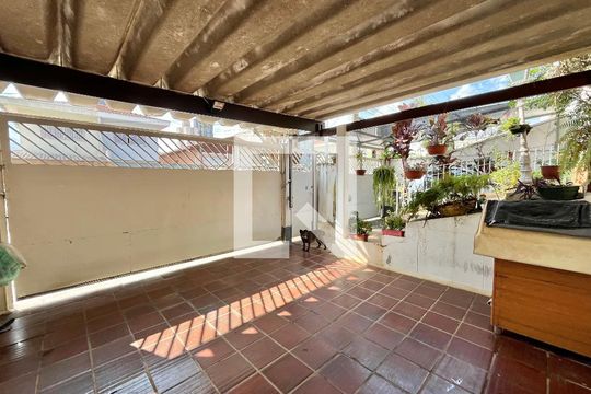 Garagem de casa à venda com 4 quartos, 222m² em Campo Belo, São Paulo