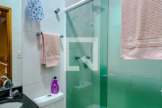 Banheiro de casa à venda com 3 quartos, 110m² em Chácara Mafalda, São Paulo