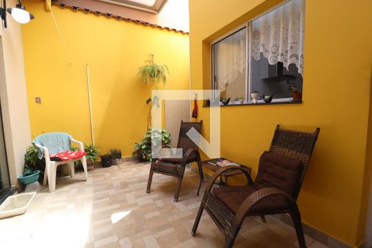 Quintal de casa à venda com 3 quartos, 120m² em Parque Erasmo Assunção, Santo André