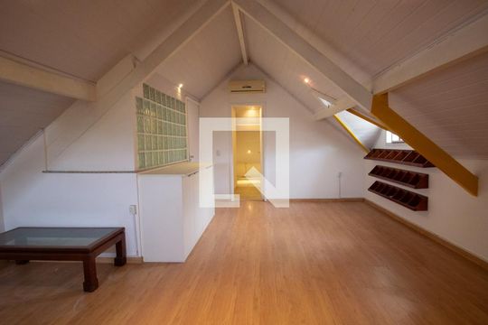 Sotão de casa à venda com 5 quartos, 251m² em Recreio dos Bandeirantes, Rio de Janeiro