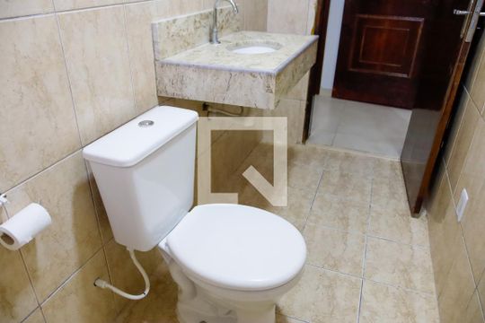 Banheiro de casa à venda com 4 quartos, 256m² em Vila Campesina, Osasco