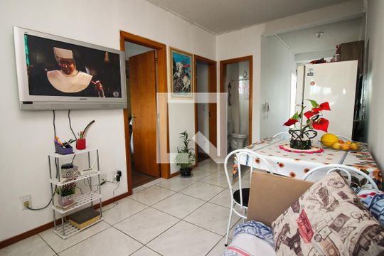 Sala de casa de condomínio para alugar com 2 quartos, 50m² em Restinga, Porto Alegre