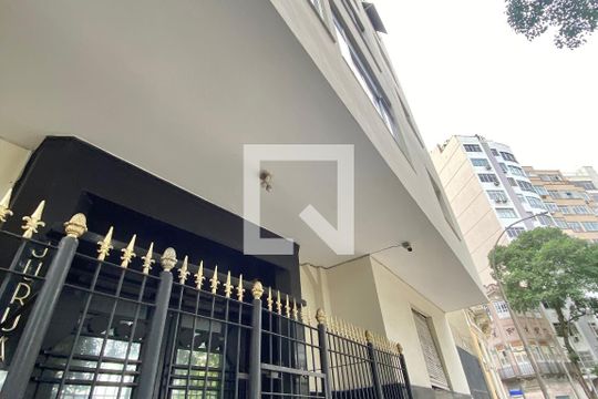 Fachada de apartamento para alugar com 2 quartos, 47m² em Botafogo, Rio de Janeiro
