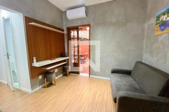 Sala de apartamento para alugar com 2 quartos, 47m² em Botafogo, Rio de Janeiro