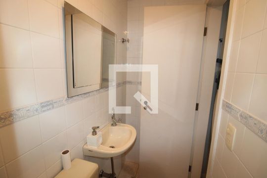 Área de Serviço - Banheiro de apartamento à venda com 3 quartos, 210m² em Água Fria, São Paulo