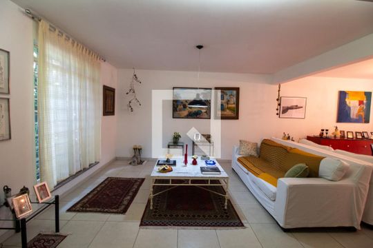 Sala de casa à venda com 3 quartos, 181m² em Vila Cordeiro, São Paulo