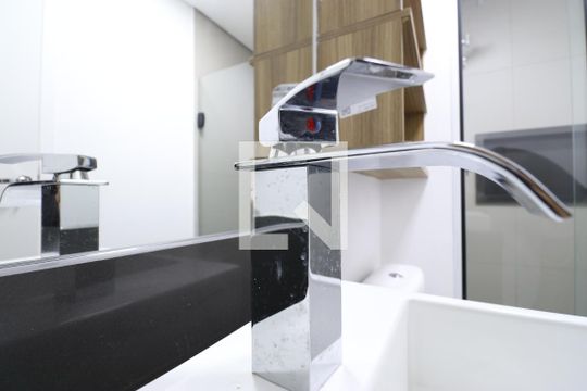 Banheiro Social de apartamento à venda com 2 quartos, 67m² em Barra Funda, São Paulo