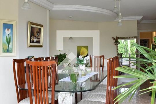 Sala 1 de casa para alugar com 4 quartos, 290m² em Mercês, Curitiba