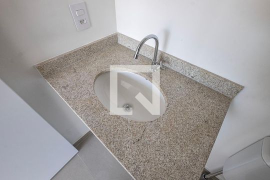 Suíte - Banheiro de apartamento à venda com 1 quarto, 28m² em Vila Madalena, São Paulo