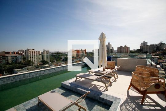 Piscina de apartamento à venda com 1 quarto, 28m² em Vila Madalena, São Paulo
