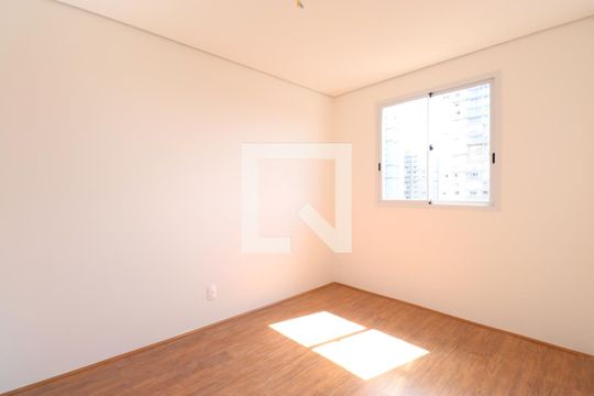 Quarto de apartamento à venda com 1 quarto, 30m² em Parque Industrial Tomas Edson, São Paulo