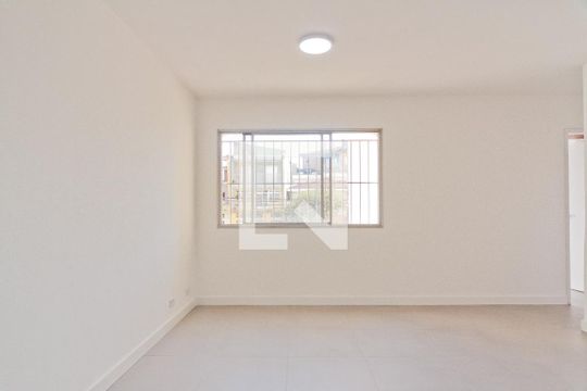 Sala de apartamento para alugar com 3 quartos, 67m² em Santa Teresinha, São Paulo