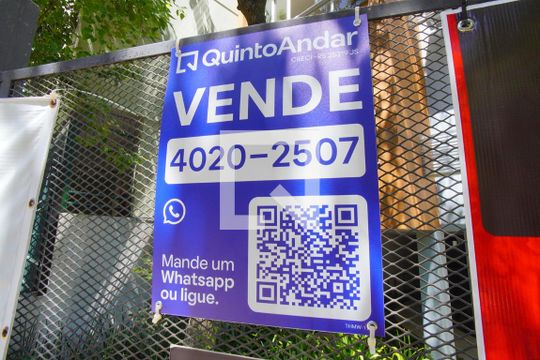 Plaquinha de apartamento à venda com 1 quarto, 66m² em Petrópolis, Porto Alegre