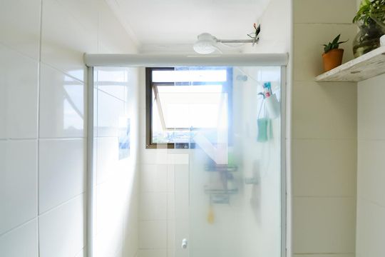 Banheiro Social de apartamento à venda com 2 quartos, 54m² em Suiço, São Bernardo do Campo