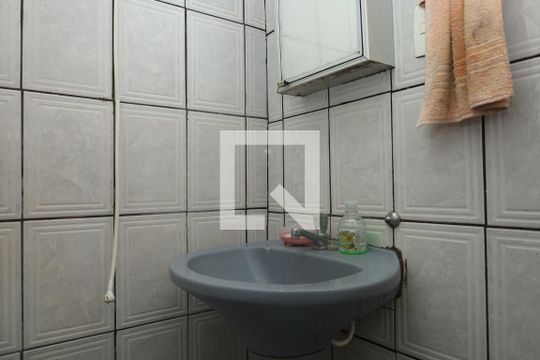 Banheiro de casa à venda com 1 quarto, 150m² em Vila Verde, São Paulo