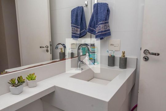 Banheiro do Quarto 1 de apartamento à venda com 2 quartos, 59m² em Conceição, Diadema