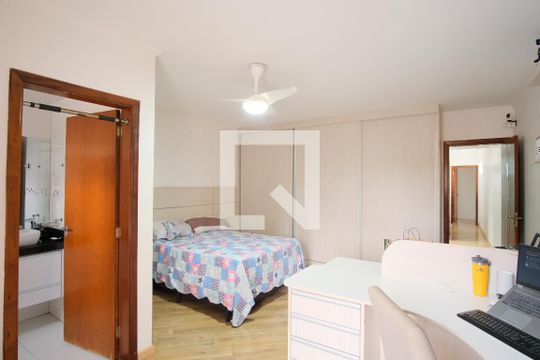 Suíte 1 de casa à venda com 3 quartos, 256m² em Tatuapé, São Paulo