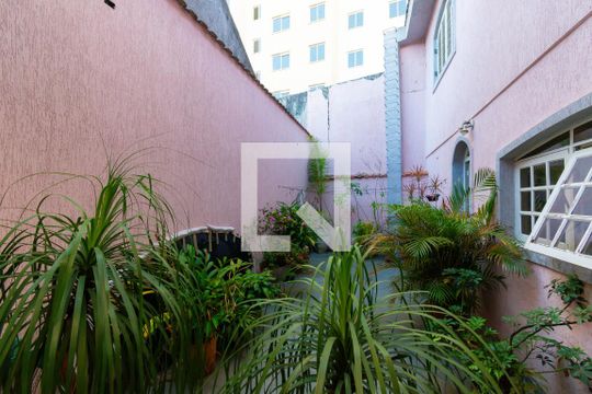 Quintal de casa à venda com 4 quartos, 220m² em Vila Graciosa, São Paulo