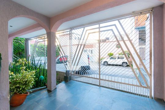 Garagem de casa à venda com 4 quartos, 220m² em Vila Graciosa, São Paulo