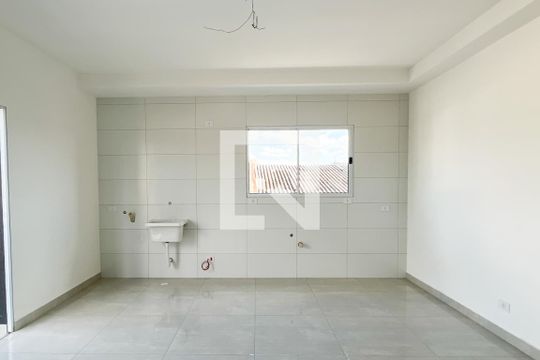 Sala/Cozinha de apartamento para alugar com 2 quartos, 27m² em São Domingos, São Paulo