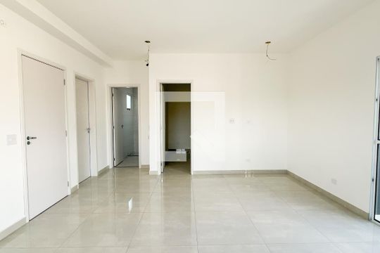 Sala/Cozinha de apartamento para alugar com 2 quartos, 27m² em São Domingos, São Paulo