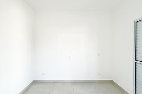 Quarto 1 de apartamento para alugar com 2 quartos, 27m² em São Domingos, São Paulo