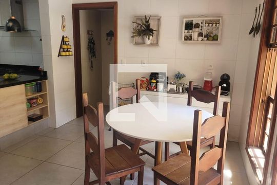 Casa à venda com 5 quartos, 480m² em Jacarepaguá, Rio de Janeiro