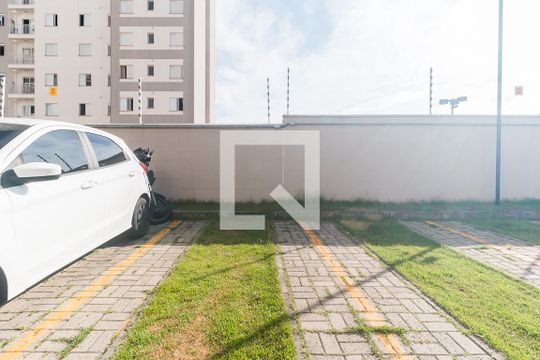 Garagem de apartamento para alugar com 2 quartos, 52m² em Biritiba, Poá