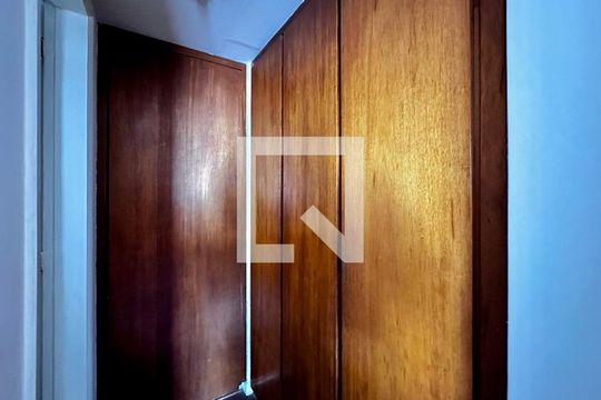Closet Suíte de apartamento para alugar com 3 quartos, 94m² em Jardim das Acacias, São Paulo
