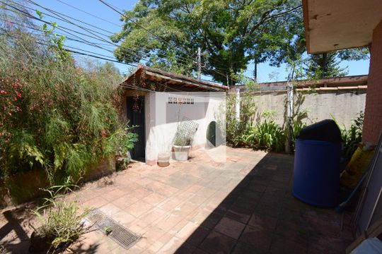 Quintal de casa à venda com 3 quartos, 450m² em Interlagos, São Paulo