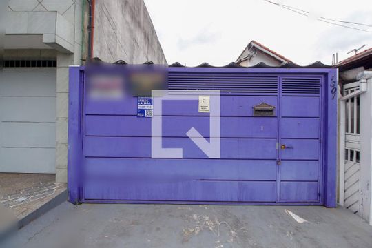 Fachada + Placa de casa para alugar com 2 quartos, 125m² em Jardim Maria Rosa, Taboão da Serra