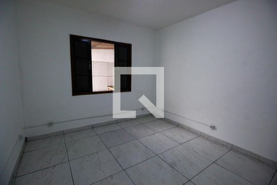 Quarto 1 de casa para alugar com 2 quartos, 125m² em Jardim Maria Rosa, Taboão da Serra