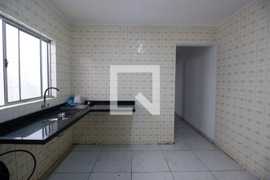 Cozinha de casa para alugar com 2 quartos, 125m² em Jardim Maria Rosa, Taboão da Serra
