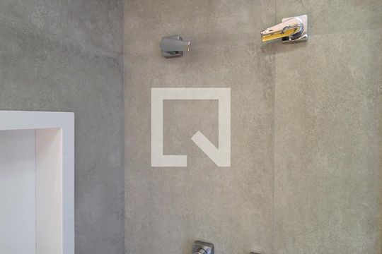Banheiro da Suíte de apartamento para alugar com 1 quarto, 70m² em Vila Olímpia, São Paulo