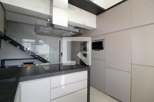 Sala/Cozinha de apartamento para alugar com 1 quarto, 70m² em Vila Olímpia, São Paulo