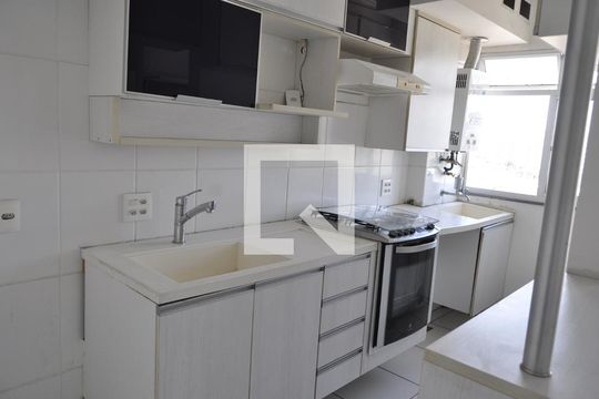 Cozinha de apartamento para alugar com 2 quartos, 52m² em Todos Os Santos, Rio de Janeiro