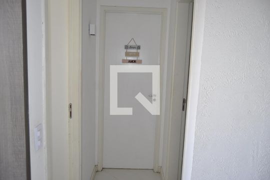 Corredor de apartamento para alugar com 2 quartos, 52m² em Todos Os Santos, Rio de Janeiro