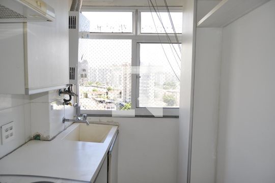 Área de Serviço de apartamento para alugar com 2 quartos, 52m² em Todos Os Santos, Rio de Janeiro