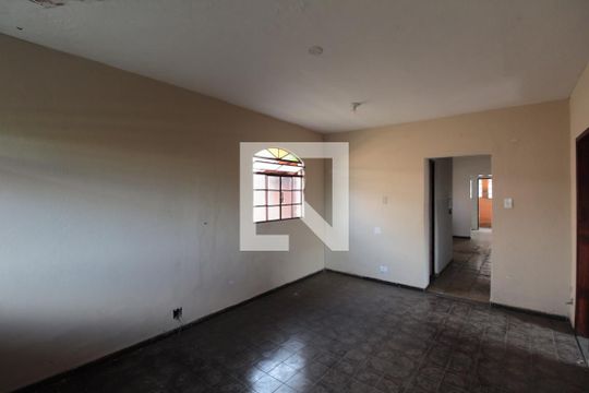 Sala de casa à venda com 5 quartos, 360m² em Céu Anil (justinópolis), Belo Horizonte