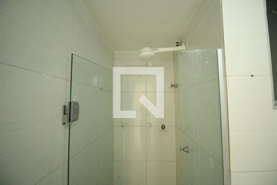 Banheiro Social de apartamento para alugar com 2 quartos, 68m² em Costa Azul, Salvador