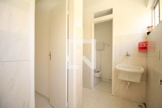 Cozinha e Área de Serviço de apartamento para alugar com 2 quartos, 68m² em Costa Azul, Salvador